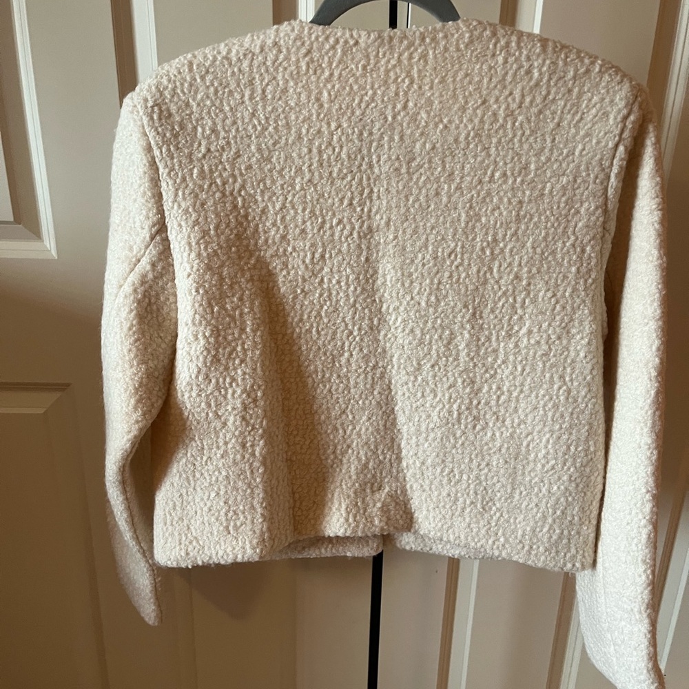 NWT Abercrombie & Fitch Cream Cropped Jacket - Picture 2 of 4